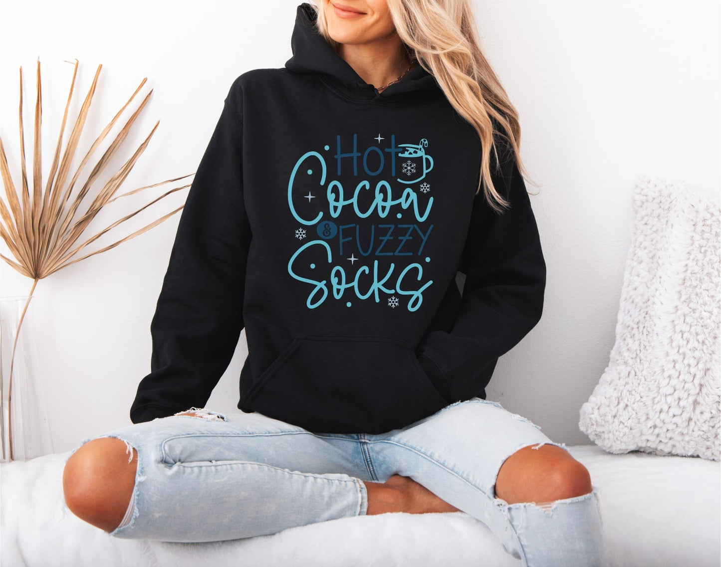 Cozy Winter Mood Hoodie – Minimal Seasonal Style