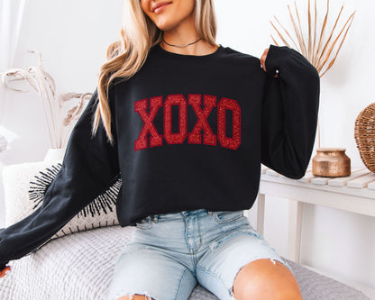 XOXO Glitter Red Varsity Sweatshirt - Valentine’s Day Pullover, Sparkling Love Statement Jumper, Cute Romantic Gift for Her, Glamorous XOXO Holiday Crewneck