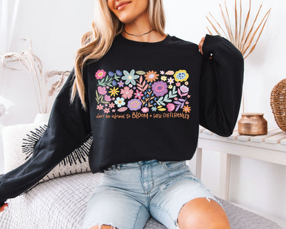 Minimalist Floral Line Art Tee – Modern Garden Sketch T-Shirt, Soft Everyday Nature Top, Simple Bloom Graphic Shirt