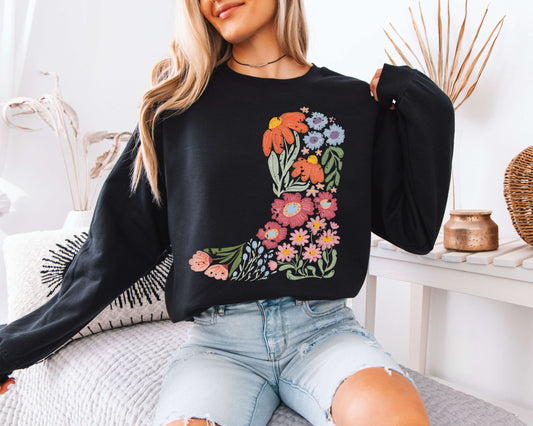 Floral Letter L Sweatshirt, Vintage Flower Initial Crewneck, Cottagecore Boho Graphic Cozy Pullover