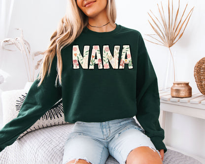 Blooming NANA Sweatshirt – Floral Typography Cozy Gift for Grandma