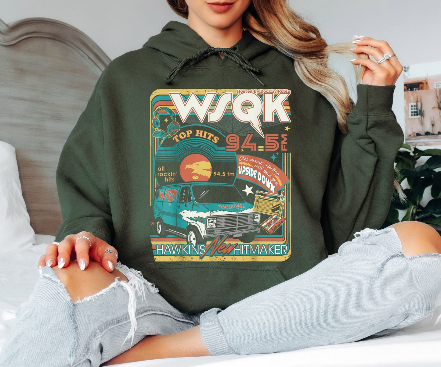 WSQK 94.5 FM Hawkins Hoodie – Stranger Things Inspired Retro Radio Hoodie, Vintage 80s Van Graphic, Unisex Cozy Sweatshirt