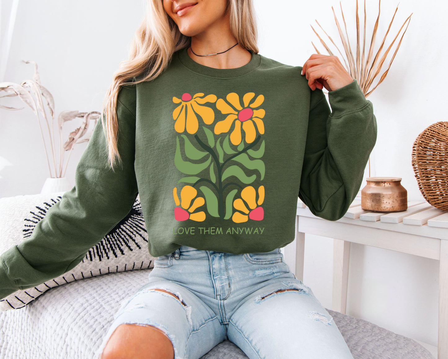 Floral Art Sweatshirt, Hand Drawn Botanical Crewneck, Soft Neutral Pullover, Casual Everyday Top
