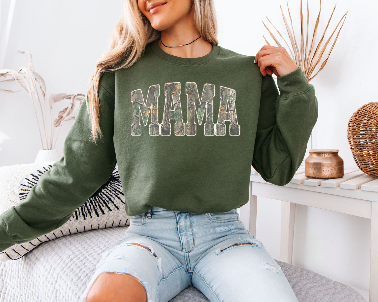 Mama Camo Letter Sweatshirt – Cozy Mom Life Graphic Pullover