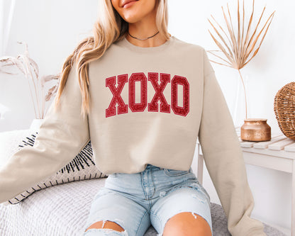 XOXO Glitter Red Varsity Sweatshirt - Valentine’s Day Pullover, Sparkling Love Statement Jumper, Cute Romantic Gift for Her, Glamorous XOXO Holiday Crewneck