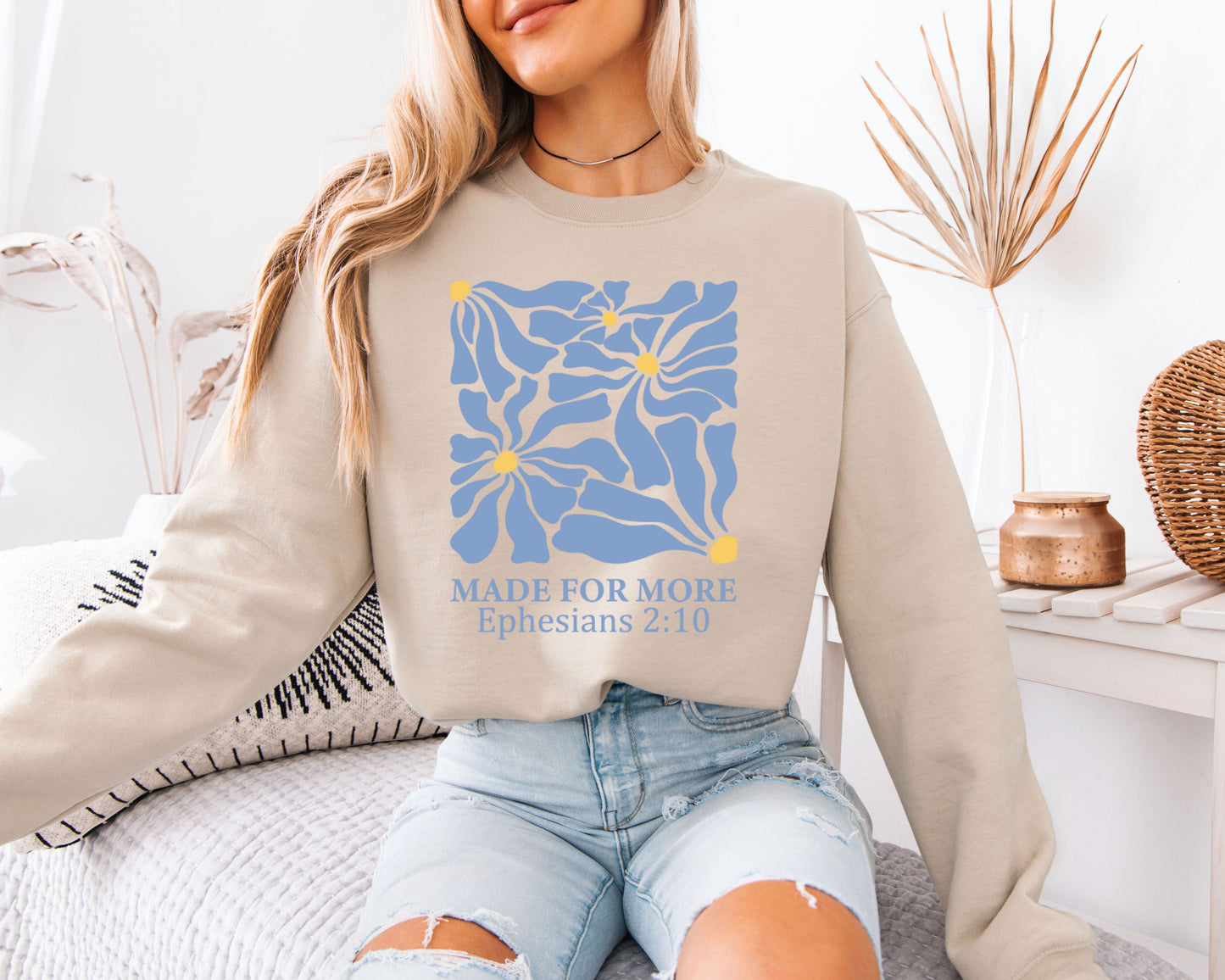 Garden Market Sweatshirt, Vintage Flower Stand Graphic Crewneck, Aesthetic Cozy Pullover
