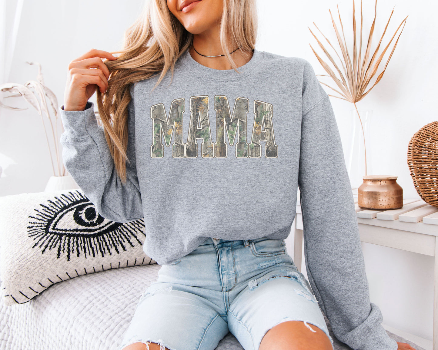 Mama Camo Letter Sweatshirt – Cozy Mom Life Graphic Pullover