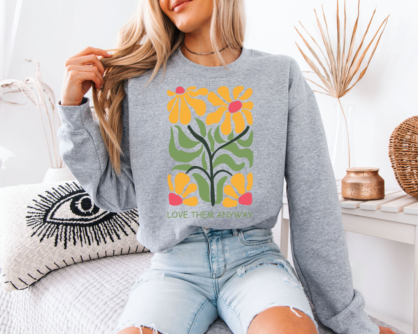 Floral Art Sweatshirt, Hand Drawn Botanical Crewneck, Soft Neutral Pullover, Casual Everyday Top