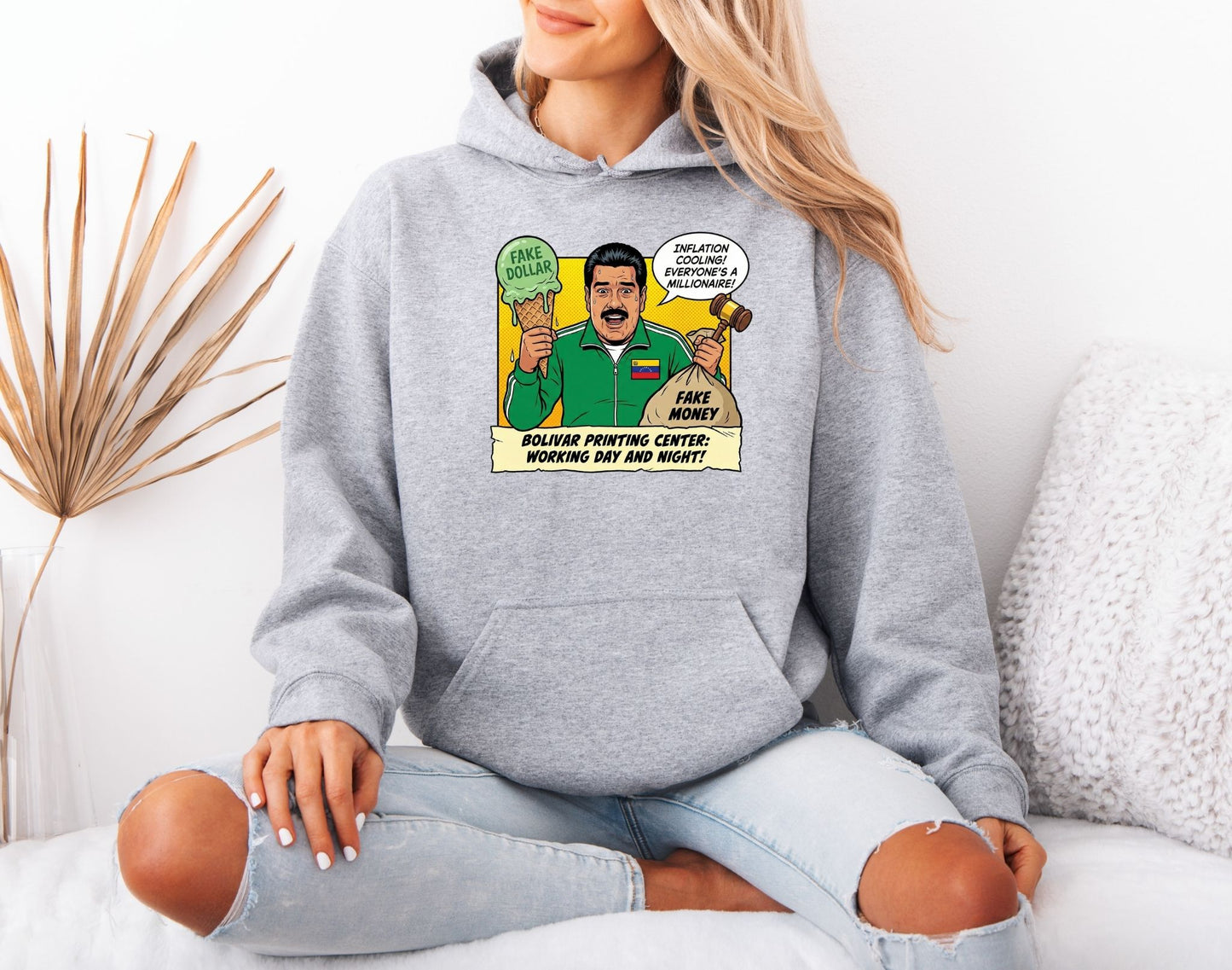 Venezuela Freedom Hoodie – Call for Maduro’s Arrest Design
