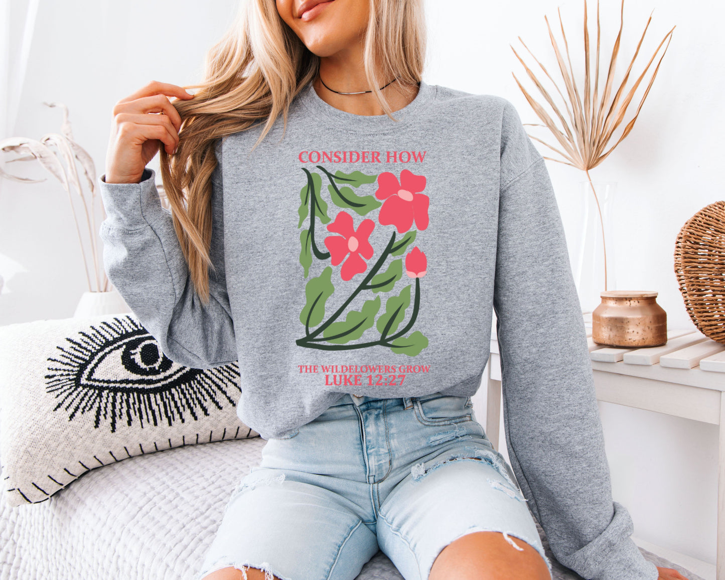 Consider the Wildflowers Grow Sweatshirt – Luke 12:27 Floral Christian Crewneck, Vintage Botanical Bible Verse Sweater, Cottagecore Flower Pullover, Cozy Gift for Her
