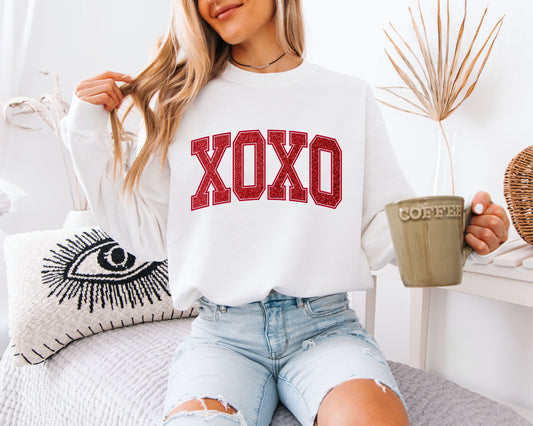 XOXO Glitter Red Varsity Sweatshirt - Valentine’s Day Pullover, Sparkling Love Statement Jumper, Cute Romantic Gift for Her, Glamorous XOXO Holiday Crewneck