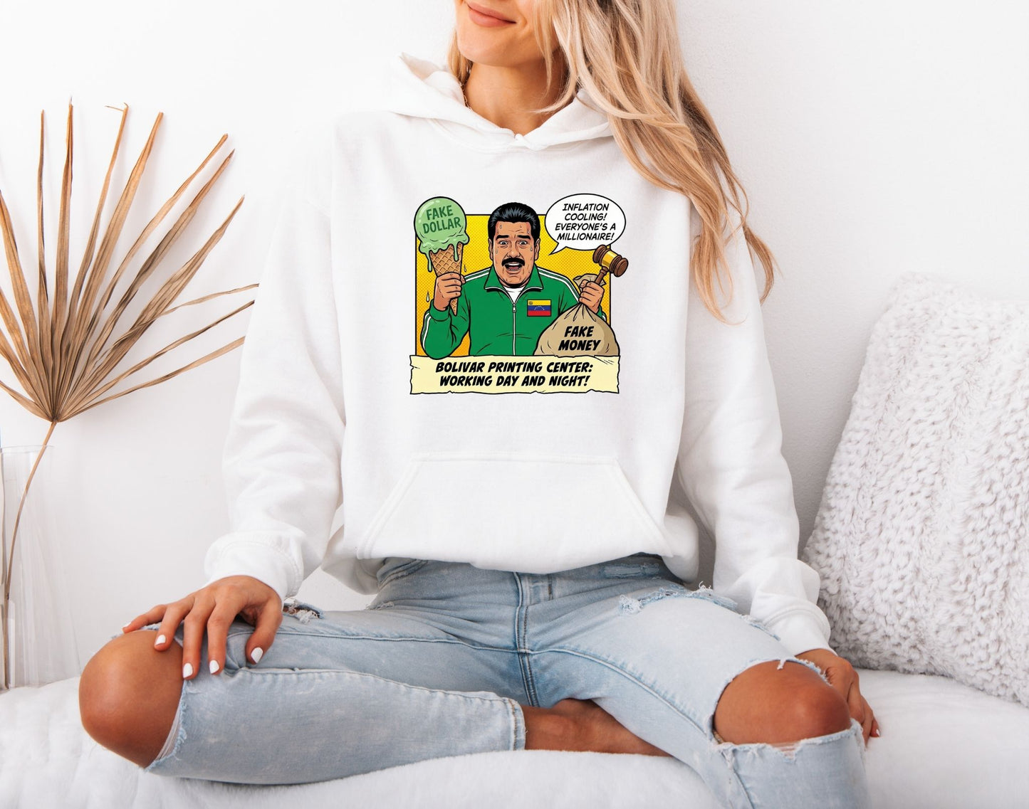 Venezuela Freedom Hoodie – Call for Maduro’s Arrest Design