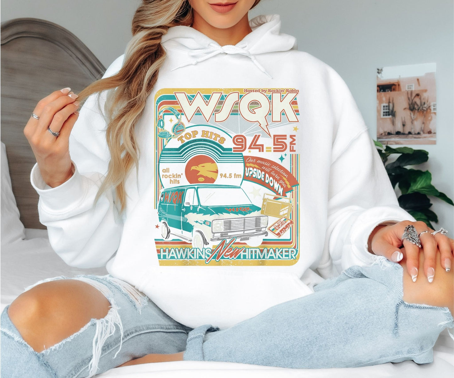 WSQK 94.5 FM Hawkins Hoodie – Stranger Things Inspired Retro Radio Hoodie, Vintage 80s Van Graphic, Unisex Cozy Sweatshirt